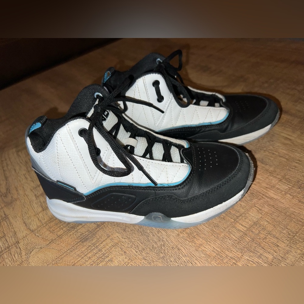 AND1 Kids Black and White High-Top Basketball Sneakers Size 4 Youth